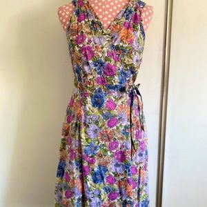 Floral wrap dress with pockets!